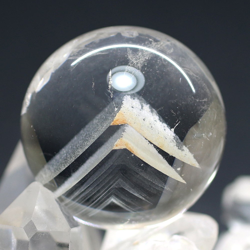 [ブラジル産]ホワイトファントム水晶丸玉/スフィア（直径31.7mm）